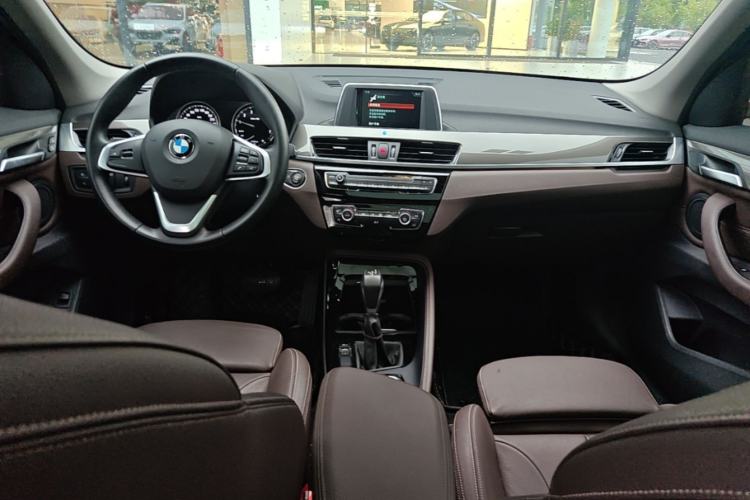 Used BMW X1 2019 sDrive18Li Premium Edition Center Console