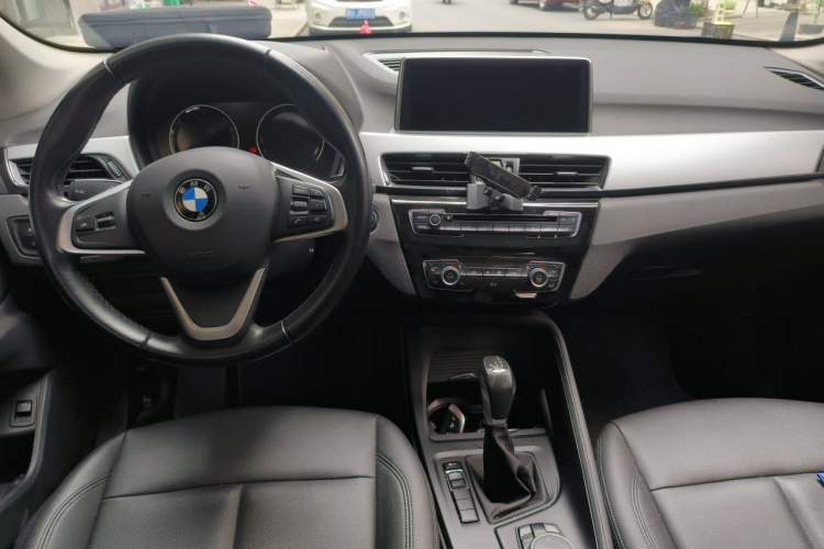 Used BMW X1 2019 sDrive20Li Leading Model Center Console