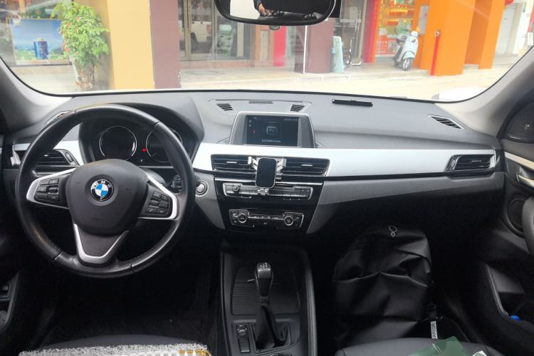 Used BMW X1 2019 sDrive20Li Leading Model Center Console