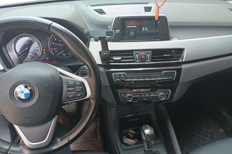 Used BMW X1 2019 sDrive20Li Leading Model Center Console