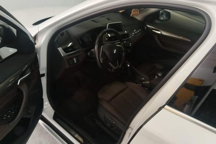 Used BMW X1 2019 sDrive18Li Premium Edition Driver Seat