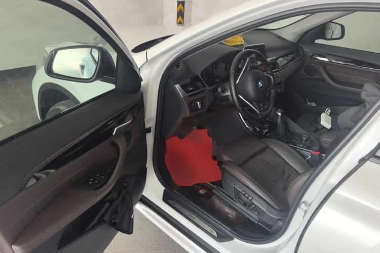 Used BMW X1 2019 sDrive18Li Premium Edition Driver Seat