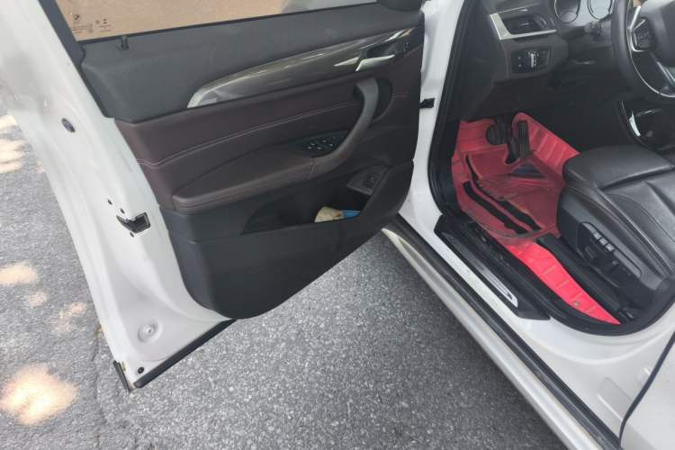 Used BMW X1 2019 sDrive18Li Premium Edition Driver Seat