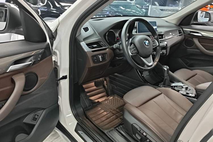Used BMW X1 2019 xDrive20Li Luxury Edition Driver Seat