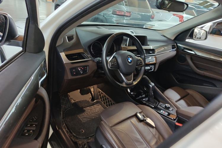 Used BMW X1 2019 sDrive18Li Premium Edition Driver Seat