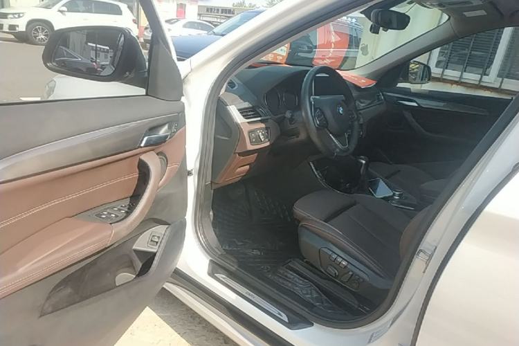 Used BMW X1 2019 xDrive20Li Luxury Edition Driver Seat