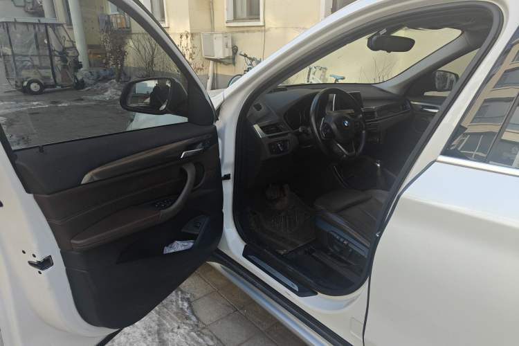 Used BMW X1 2019 sDrive18Li Premium Edition Driver Seat