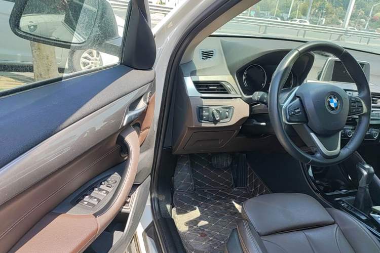 Used BMW X1 2019 sDrive18Li Premium Edition Driver Seat
