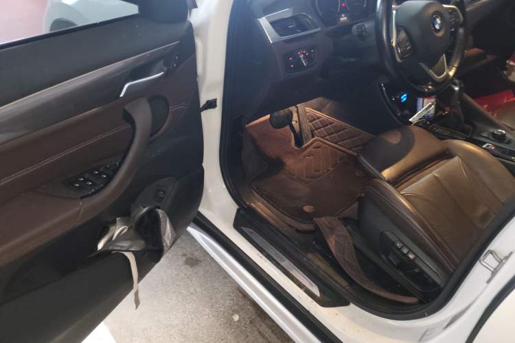 Used BMW X1 2019 sDrive18Li Premium Edition Driver Seat