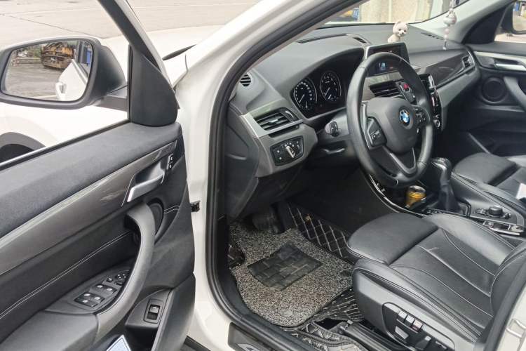 Used BMW X1 2019 sDrive18Li Premium Edition Driver Seat