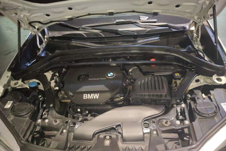 Used BMW X1 2019 sDrive18Li Fashion Model Engine Bay