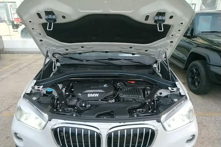Used BMW X1 2019 sDrive18Li Fashion Model Engine Bay