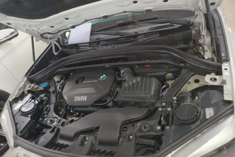 Used BMW X1 2019 sDrive18Li Fashion Model Engine Bay