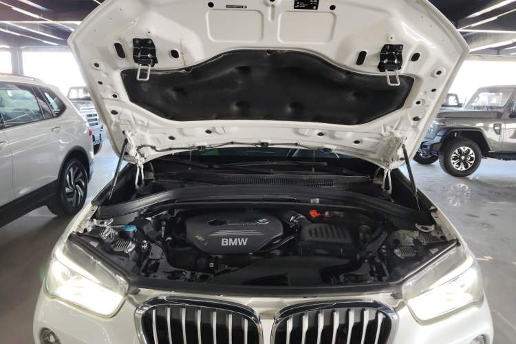 Used BMW X1 2019 sDrive18Li Premium Edition Engine Bay
