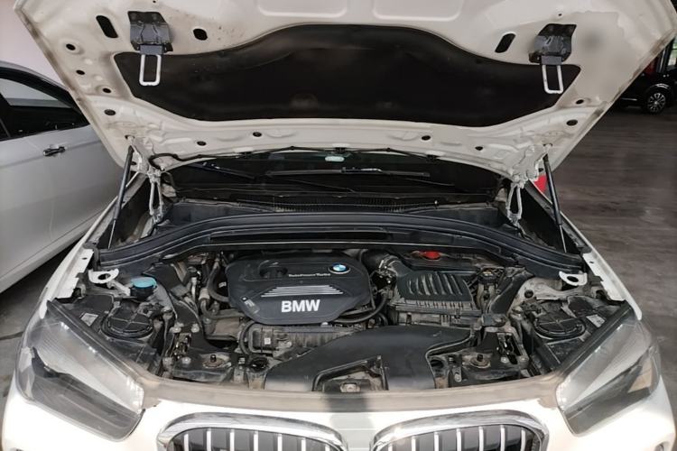 Used BMW X1 2019 sDrive18Li Fashion Model Engine Bay
