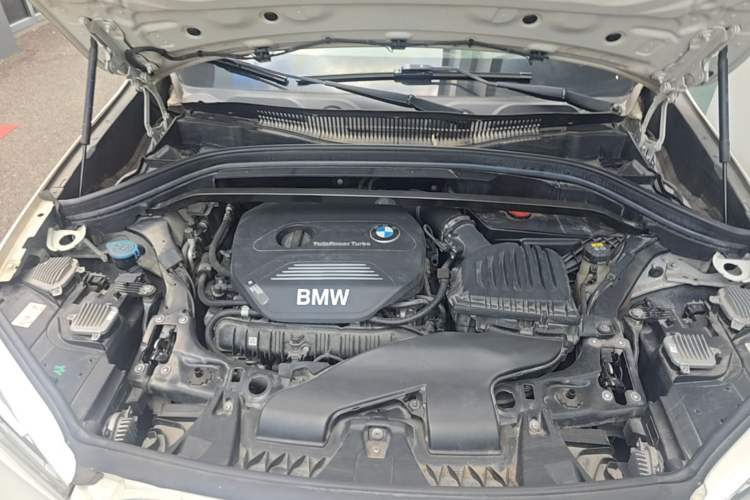 Used BMW X1 2019 sDrive20Li Leading Model Engine Bay