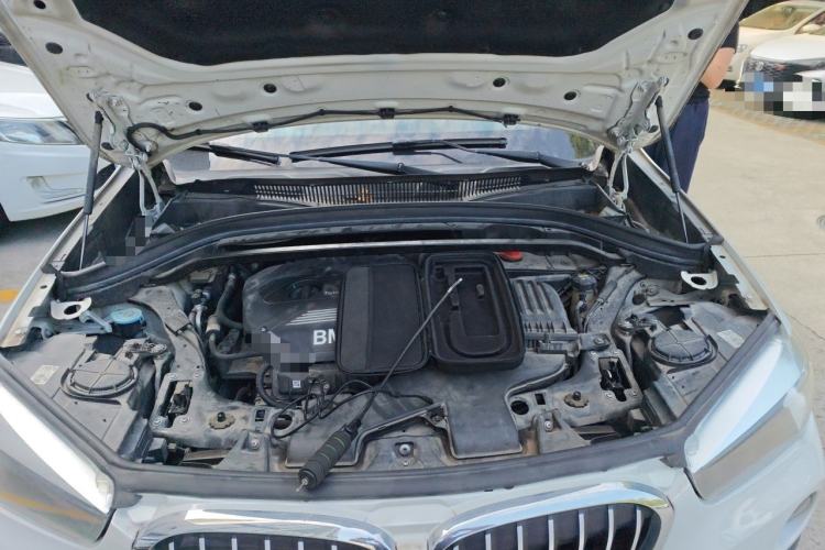 Used BMW X1 2019 sDrive18Li Fashion Model Engine Bay