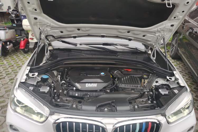 Used BMW X1 2019 sDrive20Li Leading Model Engine Bay