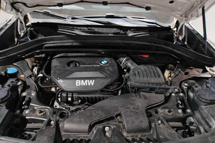 Used BMW X1 2019 sDrive18Li Fashion Model Engine Bay