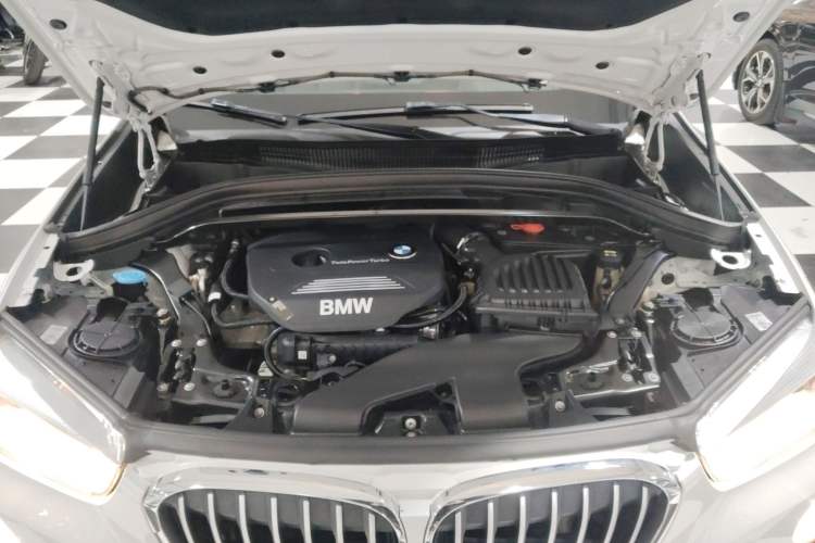 Used BMW X1 2019 sDrive18Li Fashion Model Engine Bay
