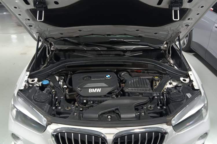 Used BMW X1 2019 sDrive18Li Fashion Model Engine Bay