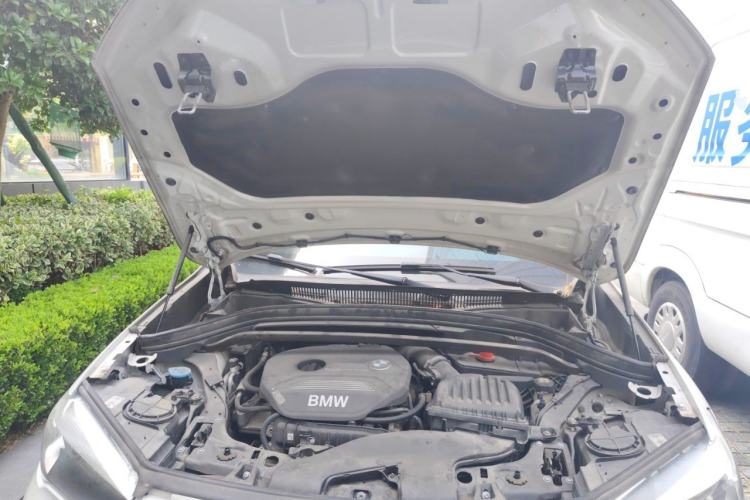 Used BMW X1 2019 sDrive18Li Fashion Model Engine Bay