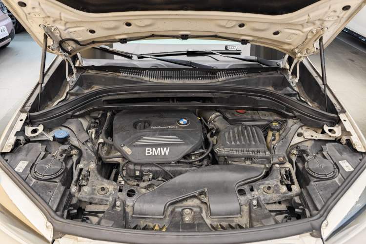 Used BMW X1 2019 sDrive18Li Fashion Model Engine Bay
