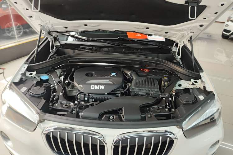 Used BMW X1 2019 sDrive18Li Fashion Model Engine Bay