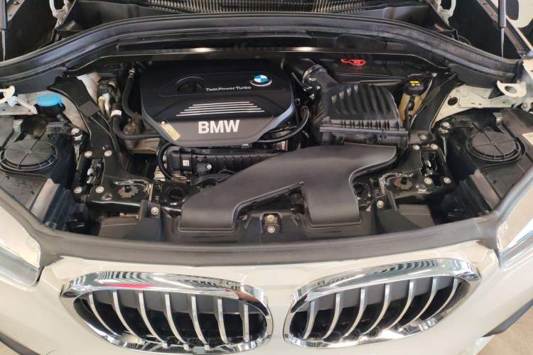 Used BMW X1 2019 sDrive18Li Fashion Model Engine Bay