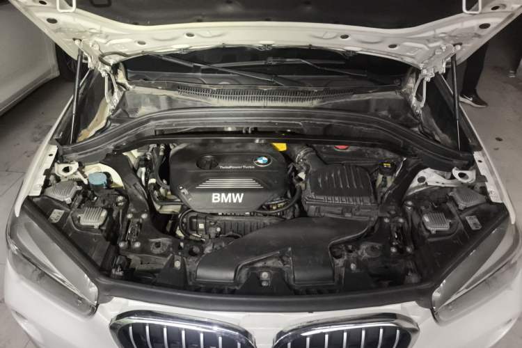 Used BMW X1 2019 sDrive18Li Premium Edition Engine Bay