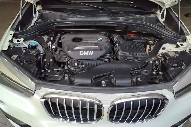 Used BMW X1 2019 sDrive18Li Fashion Model Engine Bay