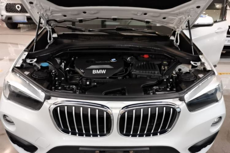 Used BMW X1 2019 sDrive18Li Fashion Model Engine Bay