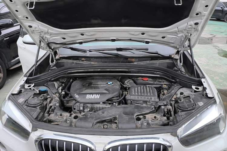 Used BMW X1 2019 sDrive18Li Fashion Model Engine Bay