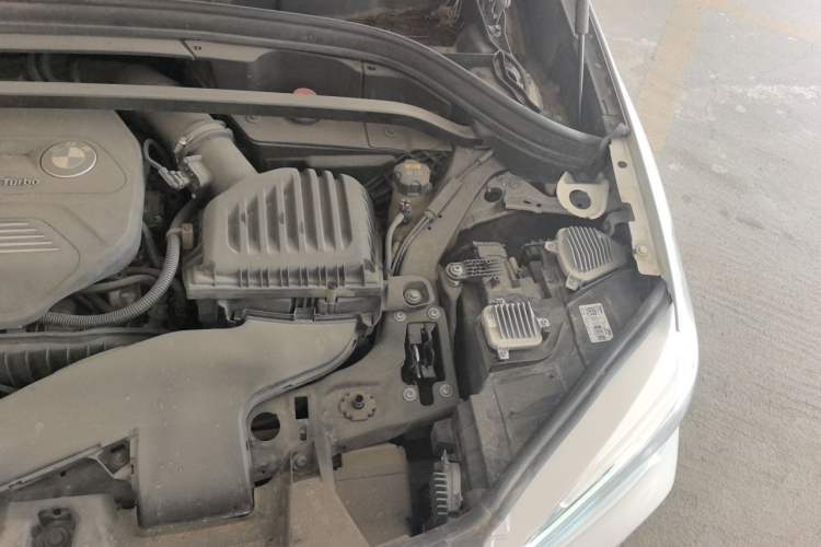 Used BMW X1 2019 sDrive18Li Premium Edition Engine Bay Left