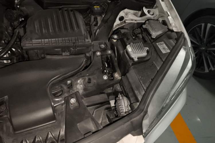 Used BMW X1 2019 sDrive20Li Leading Model Engine Bay Left