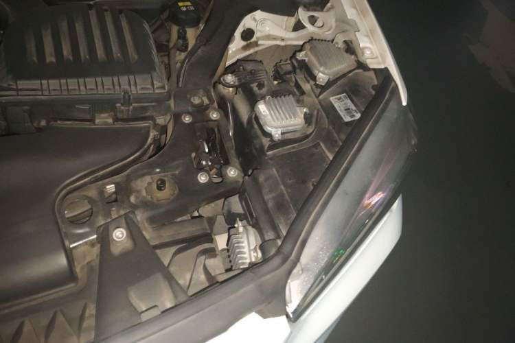 Used BMW X1 2019 sDrive18Li Premium Edition Engine Bay Left