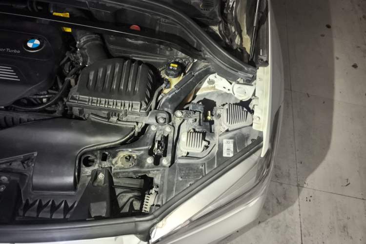 Used BMW X1 2019 sDrive18Li Premium Edition Engine Bay Left