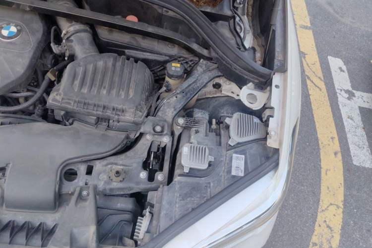 Used BMW X1 2019 sDrive18Li Premium Edition Engine Bay Left