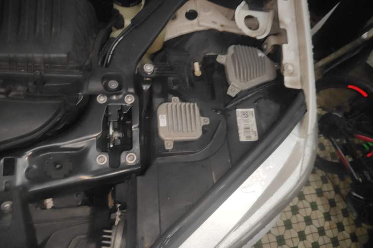 Used BMW X1 2019 sDrive20Li Leading Model Engine Bay Left