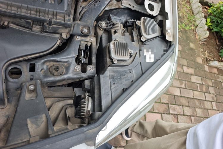 Used BMW X1 2019 sDrive20Li Leading Model Engine Bay Left