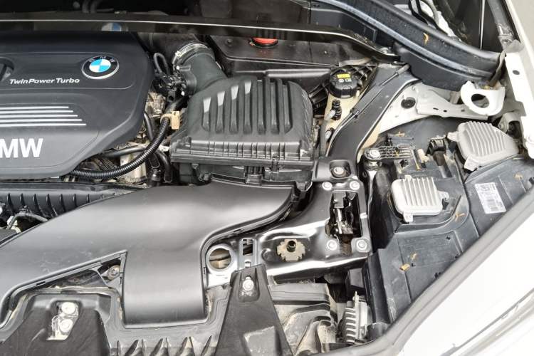 Used BMW X1 2019 sDrive18Li Premium Edition Engine Bay Left