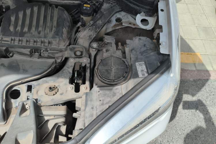 Used BMW X1 2019 sDrive18Li Fashion Model Engine Bay Left