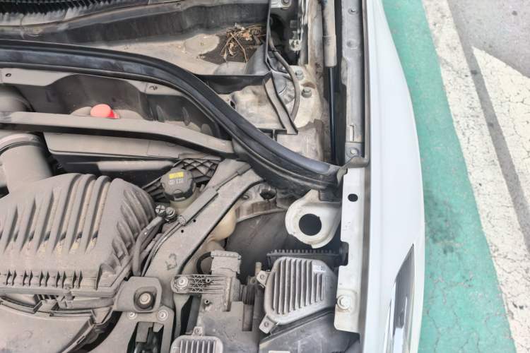 Used BMW X1 2019 sDrive18Li Premium Edition Engine Bay Left