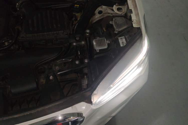Used BMW X1 2019 sDrive18Li Premium Edition Engine Bay Left