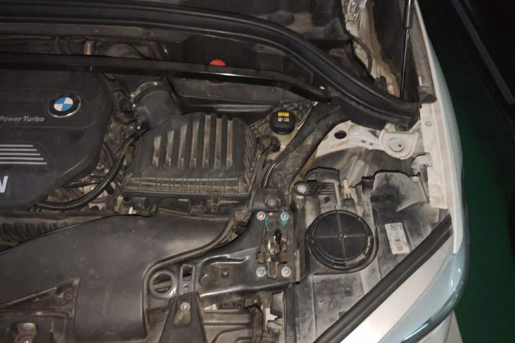 Used BMW X1 2019 sDrive18Li Fashion Model Engine Bay Left