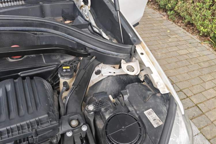 Used BMW X1 2019 sDrive18Li Fashion Model Engine Bay Left