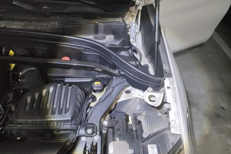 Used BMW X1 2019 sDrive18Li Premium Edition Engine Bay Left