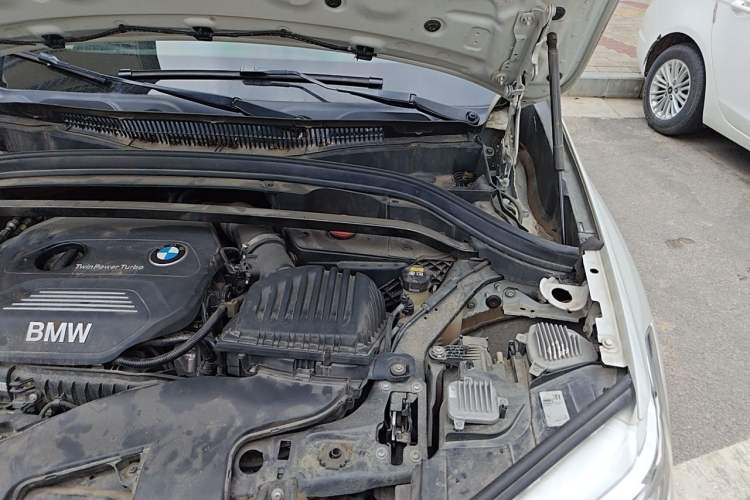 Used BMW X1 2019 sDrive18Li Premium Edition Engine Bay Left