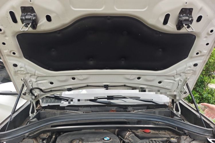 Used BMW X1 2019 sDrive20Li Leading Model Engine Bay