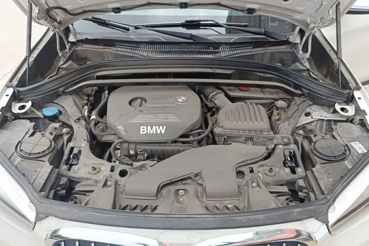 Used BMW X1 2019 sDrive18Li Fashion Model Engine Bay